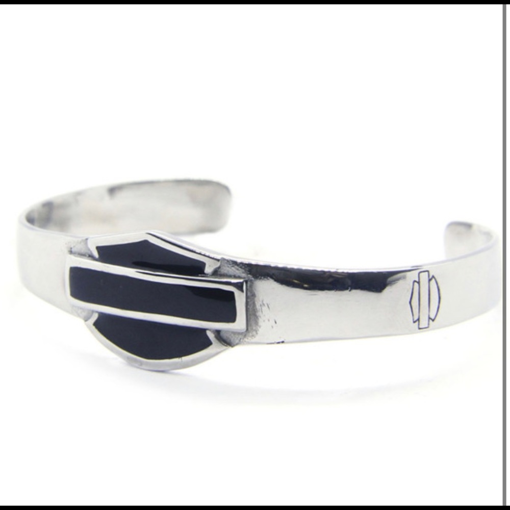 - NEW🔥HD shield Bracelet